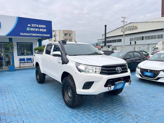 TOYOTA HILUX 2.8 STD 4X4 CD 16V DIESEL 4P MANUAL